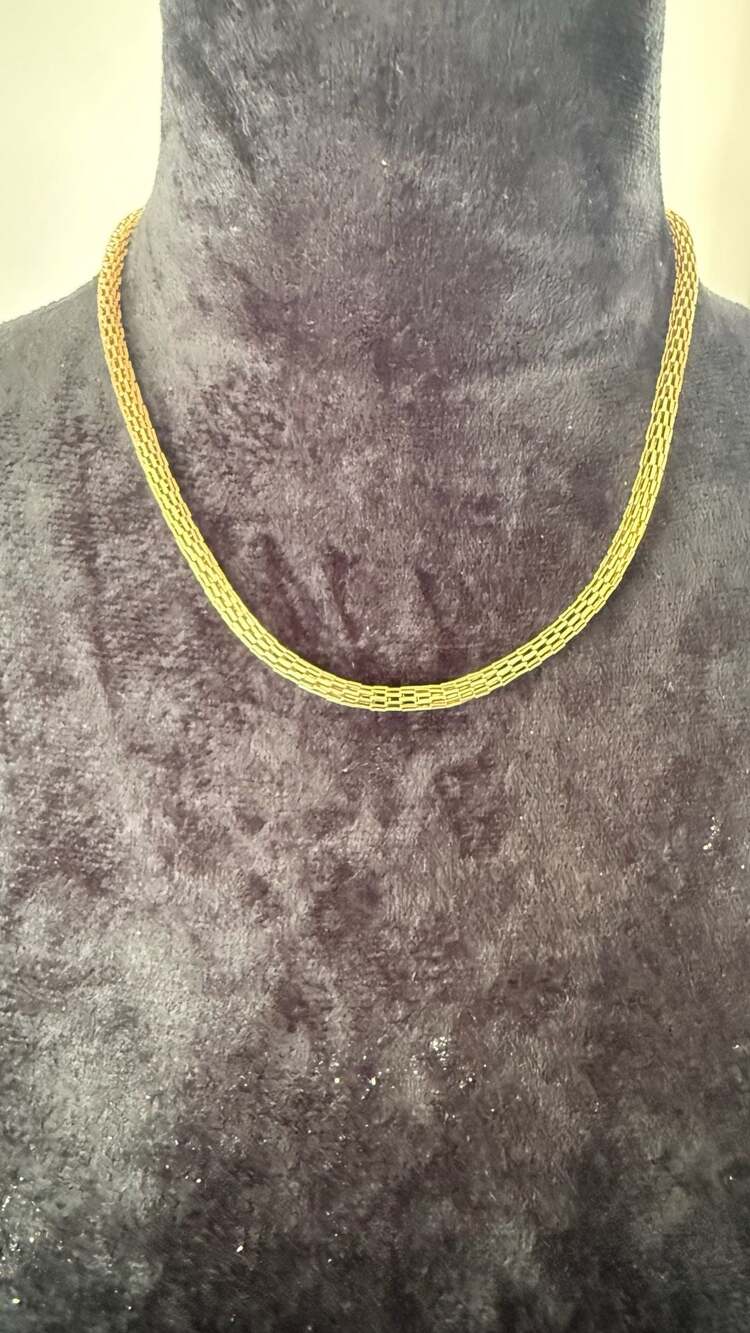 Vintage Lady Remington Gold Tone Mesh Chain Necklace